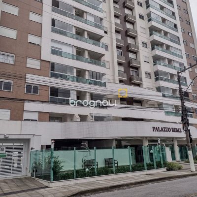 Apartamento com 93m², 3 quartos (sendo 1 suíte), 1 garagem, no bairro Barreiros em São José