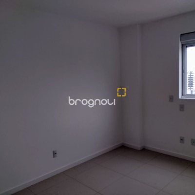 Apartamento com 93m², 3 quartos (sendo 1 suíte), 1 garagem, no bairro Barreiros em São José