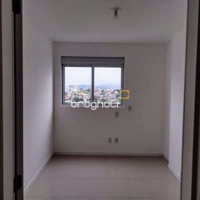 Apartamento com 93m², 3 quartos (sendo 1 suíte), 1 garagem, no bairro Barreiros em São José