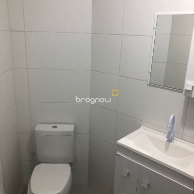 Apartamento com 93m², 3 quartos (sendo 1 suíte), 1 garagem, no bairro Barreiros em São José