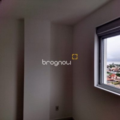 Apartamento com 93m², 3 quartos (sendo 1 suíte), 1 garagem, no bairro Barreiros em São José