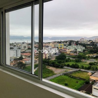 Apartamento com 93m², 3 quartos (sendo 1 suíte), 1 garagem, no bairro Barreiros em São José