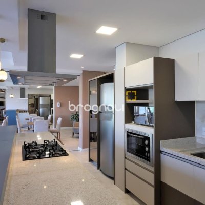 Apartamento com 93m², 3 quartos (sendo 1 suíte), 1 garagem, no bairro Barreiros em São José