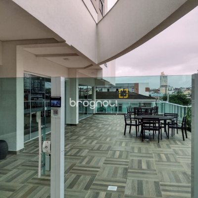 Apartamento com 93m², 3 quartos (sendo 1 suíte), 1 garagem, no bairro Barreiros em São José