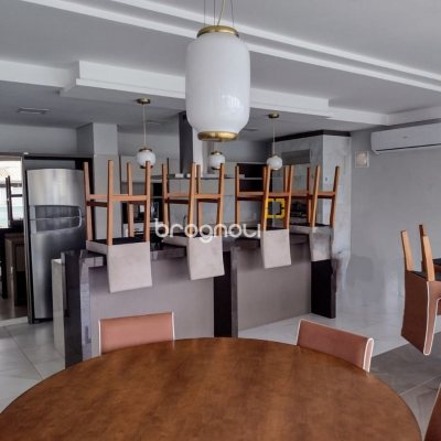 Apartamento com 93m², 3 quartos (sendo 1 suíte), 1 garagem, no bairro Barreiros em São José