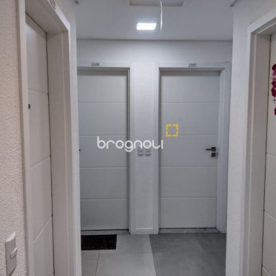 Apartamento com 93m², 3 quartos (sendo 1 suíte), 1 garagem, no bairro Barreiros em São José