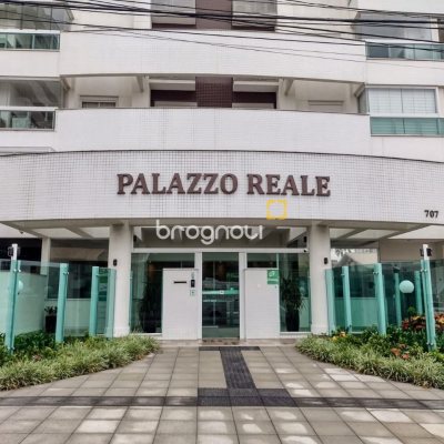 Apartamento com 93m², 3 quartos (sendo 1 suíte), 1 garagem, no bairro Barreiros em São José