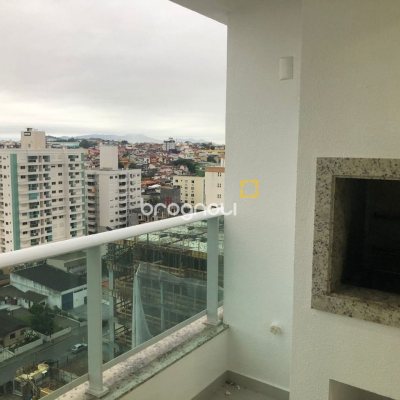 Apartamento com 93m², 3 quartos (sendo 1 suíte), 1 garagem, no bairro Barreiros em São José