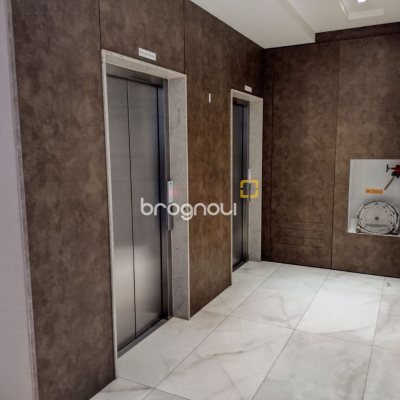Apartamento com 93m², 3 quartos (sendo 1 suíte), 1 garagem, no bairro Barreiros em São José