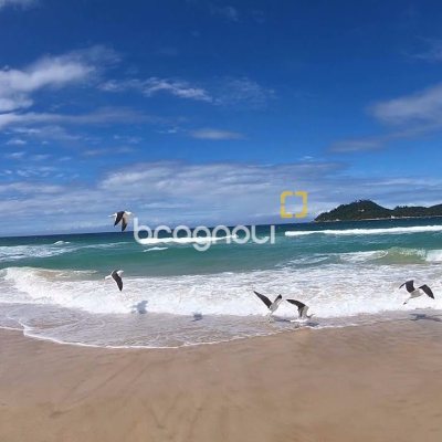 Casa com 235m², 3 quartos (sendo 1 suíte), 2 garagens, no bairro Rio Tavares em Florianópolis