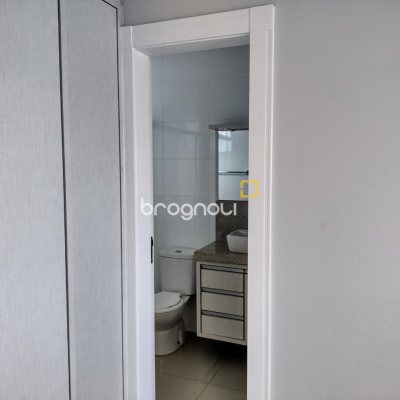 Cobertura com 129m², 3 quartos (sendo 3 suítes), 2 garagens, no bairro Estreito em Florianópolis