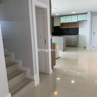 Cobertura com 129m², 3 quartos (sendo 3 suítes), 2 garagens, no bairro Estreito em Florianópolis