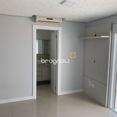 Cobertura com 129m², 3 quartos (sendo 3 suítes), 2 garagens, no bairro Estreito em Florianópolis