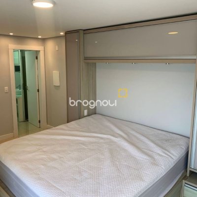 Cobertura com 129m², 3 quartos (sendo 3 suítes), 2 garagens, no bairro Estreito em Florianópolis