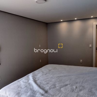 Cobertura com 129m², 3 quartos (sendo 3 suítes), 2 garagens, no bairro Estreito em Florianópolis