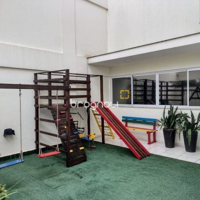 Cobertura com 129m², 3 quartos (sendo 3 suítes), 2 garagens, no bairro Estreito em Florianópolis