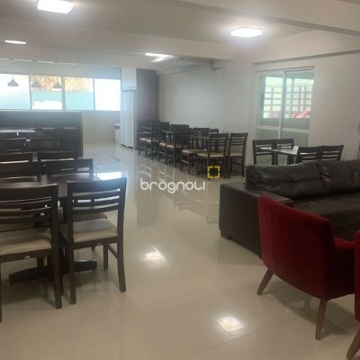 Cobertura com 129m², 3 quartos (sendo 3 suítes), 2 garagens, no bairro Estreito em Florianópolis