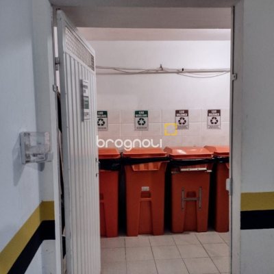 Cobertura com 129m², 3 quartos (sendo 3 suítes), 2 garagens, no bairro Estreito em Florianópolis