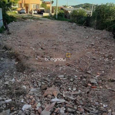 Terreno com 338m², no bairro Ribeirão da Ilha em Florianópolis