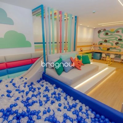 Apartamento com 165m², 3 quartos (sendo 3 suítes), 3 garagens, no bairro Cacupé em Florianópolis
