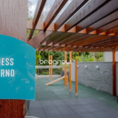 Apartamento com 165m², 3 quartos (sendo 3 suítes), 3 garagens, no bairro Cacupé em Florianópolis