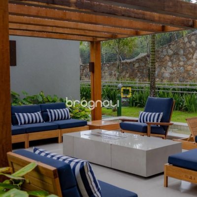 Apartamento com 165m², 3 quartos (sendo 3 suítes), 1 garagem, no bairro Cacupé em Florianópolis