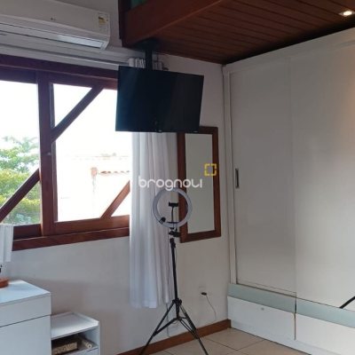 Casa com 218m², 5 quartos (sendo 1 suíte), 2 garagens, no bairro Pântano do Sul em Florianópolis