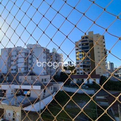Apartamento com 78m², 3 quartos (sendo 1 suíte), 1 garagem, no bairro Estreito em Florianópolis
