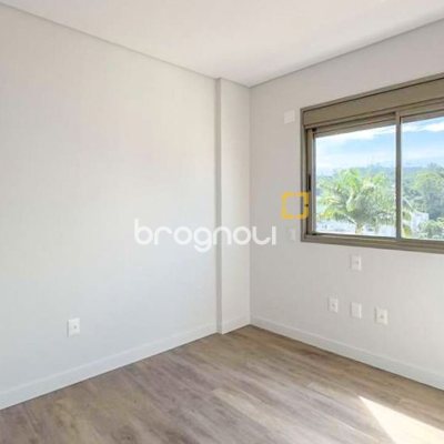Apartamento com 74m², 3 quartos (sendo 1 suíte), 1 garagem, no bairro Carvoeira em Florianópolis