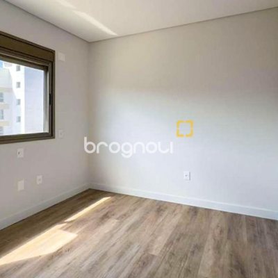 Apartamento com 74m², 3 quartos (sendo 1 suíte), 1 garagem, no bairro Carvoeira em Florianópolis