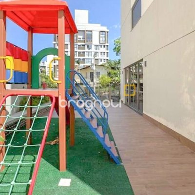 Apartamento com 74m², 3 quartos (sendo 1 suíte), 1 garagem, no bairro Carvoeira em Florianópolis