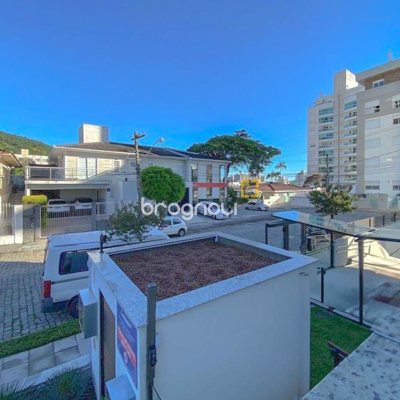 Apartamento com 143m², 2 quartos (sendo 1 suíte), 1 garagem, no bairro Trindade em Florianópolis