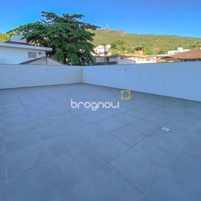 Apartamento com 143m², 2 quartos (sendo 1 suíte), 1 garagem, no bairro Trindade em Florianópolis