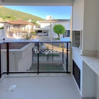 Apartamento com 143m², 2 quartos (sendo 1 suíte), 1 garagem, no bairro Trindade em Florianópolis