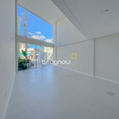 Loja com 79m², 2 garagens, no bairro Trindade em Florianópolis