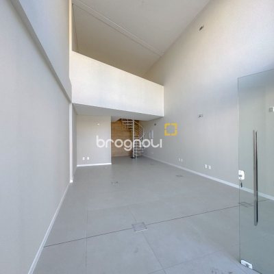 Loja com 79m², 2 garagens, no bairro Trindade em Florianópolis