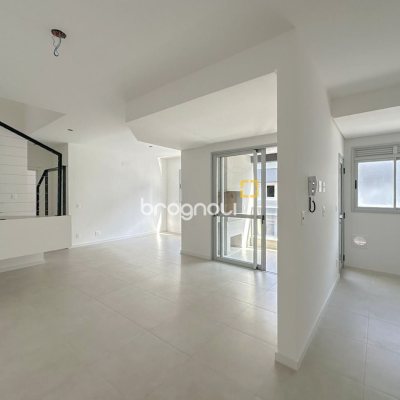 Apartamento com 111m², 2 quartos (sendo 1 suíte), 2 garagens, no bairro Estreito em Florianópolis