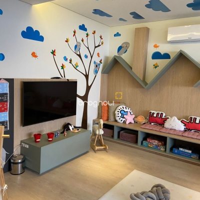 Apartamento com 111m², 2 quartos (sendo 1 suíte), 2 garagens, no bairro Estreito em Florianópolis