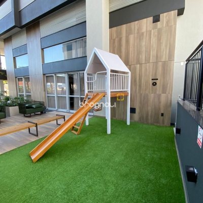 Apartamento com 111m², 2 quartos (sendo 1 suíte), 2 garagens, no bairro Estreito em Florianópolis
