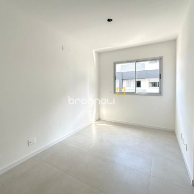 Apartamento com 111m², 2 quartos (sendo 1 suíte), 2 garagens, no bairro Estreito em Florianópolis