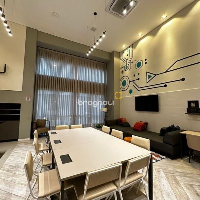 Apartamento com 111m², 2 quartos (sendo 1 suíte), 2 garagens, no bairro Estreito em Florianópolis