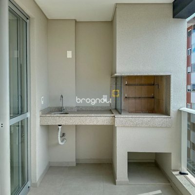 Apartamento com 111m², 2 quartos (sendo 1 suíte), 2 garagens, no bairro Estreito em Florianópolis