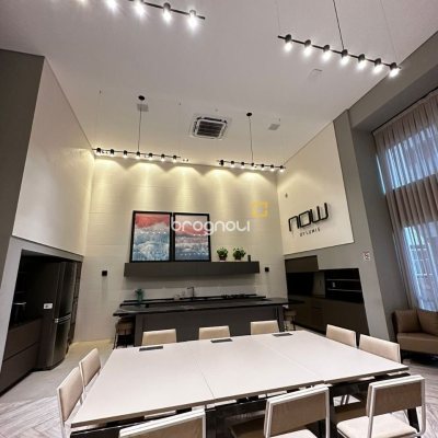 Apartamento com 111m², 2 quartos (sendo 1 suíte), 2 garagens, no bairro Estreito em Florianópolis
