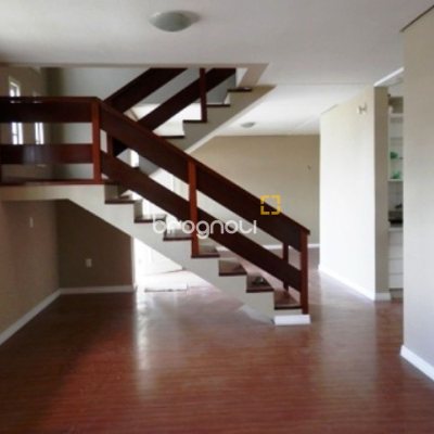Casa com 288m², 4 quartos (sendo 2 suítes), 4 garagens, no bairro Coloninha em Florianópolis