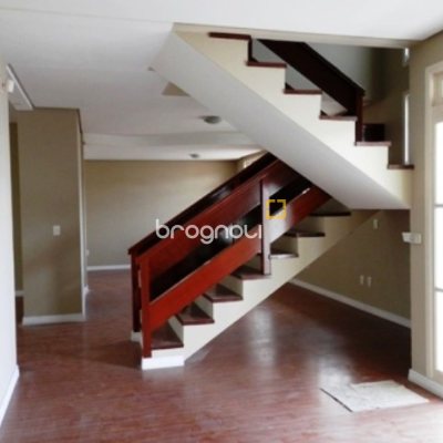 Casa com 288m², 4 quartos (sendo 2 suítes), 4 garagens, no bairro Coloninha em Florianópolis