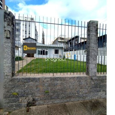 Casa com 165m², 3 quartos, 5 garagens, no bairro Canto em Florianópolis
