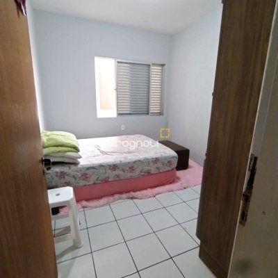 Casa com 165m², 3 quartos, 5 garagens, no bairro Canto em Florianópolis
