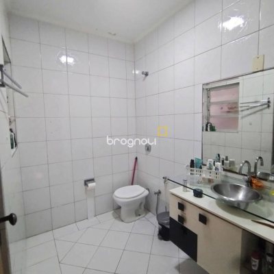 Casa com 165m², 3 quartos, 5 garagens, no bairro Canto em Florianópolis
