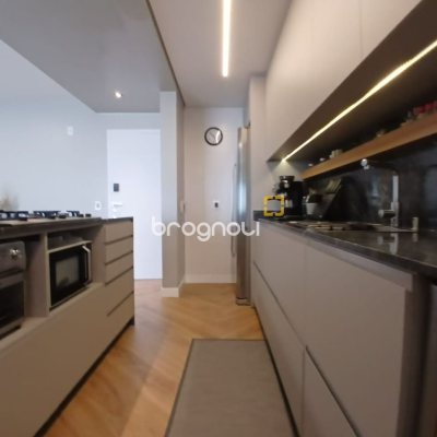 Apartamento com 113m², 3 quartos (sendo 1 suíte), 1 garagem, no bairro Kobrasol em São José