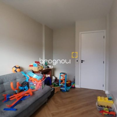 Apartamento com 113m², 3 quartos (sendo 1 suíte), 1 garagem, no bairro Kobrasol em São José